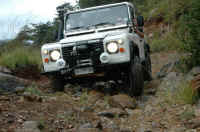 Land-Rover-09.jpg (75384 byte)